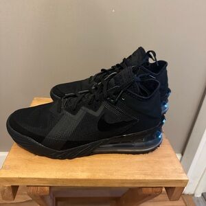 Nike Men's LaBron 18 low basketball shoes size 8